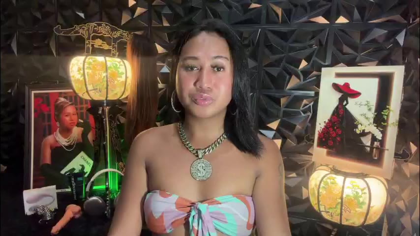 valeriecampbell (LiveJasmin): fotod ja profiil