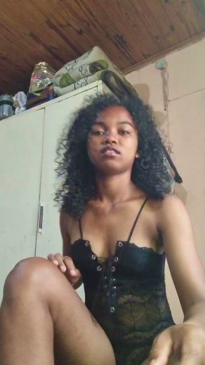 isah2026, model webcam pe Cam4: poze