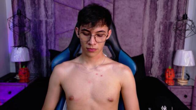 aaron-dayker — Flirt4Free वेबकैम मॉडल: फ़ोटो