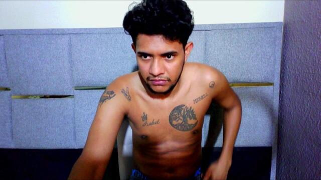 Preview photo of webcam model emiliano-hott on Flirt4Free