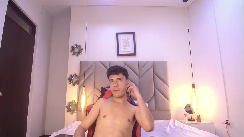 maxleons, modèle webcam LiveJasmin : photos