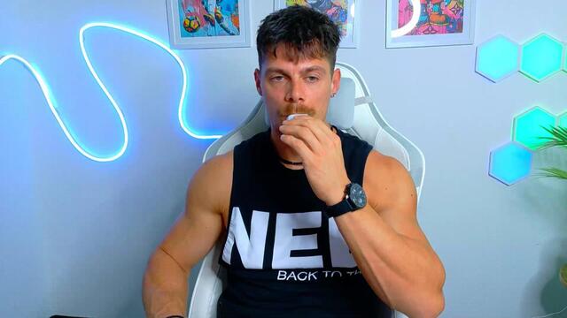Preview photo of webcam model zeb-madison on Flirt4Free