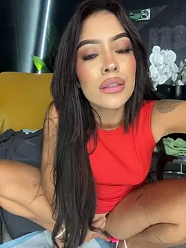 Preview photo of webcam model MystiqueXXX on Stripchat