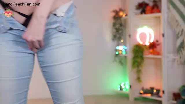 island_peach, webcammodell på Chaturbate: bilder