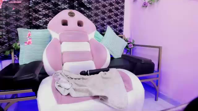 adri_gomez_1 ב-Chaturbate: תמונות ופרופיל