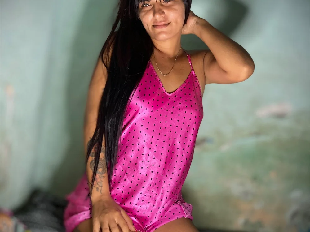 Cubanoshot, webcammodel på Stripchat: fotos