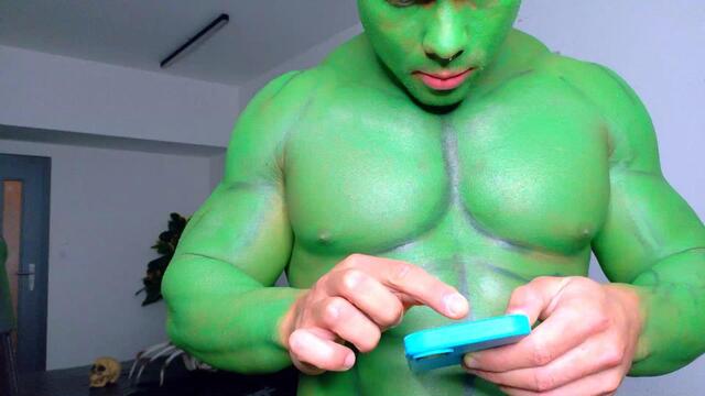 Preview photo of webcam model loki-andersen on Flirt4Free