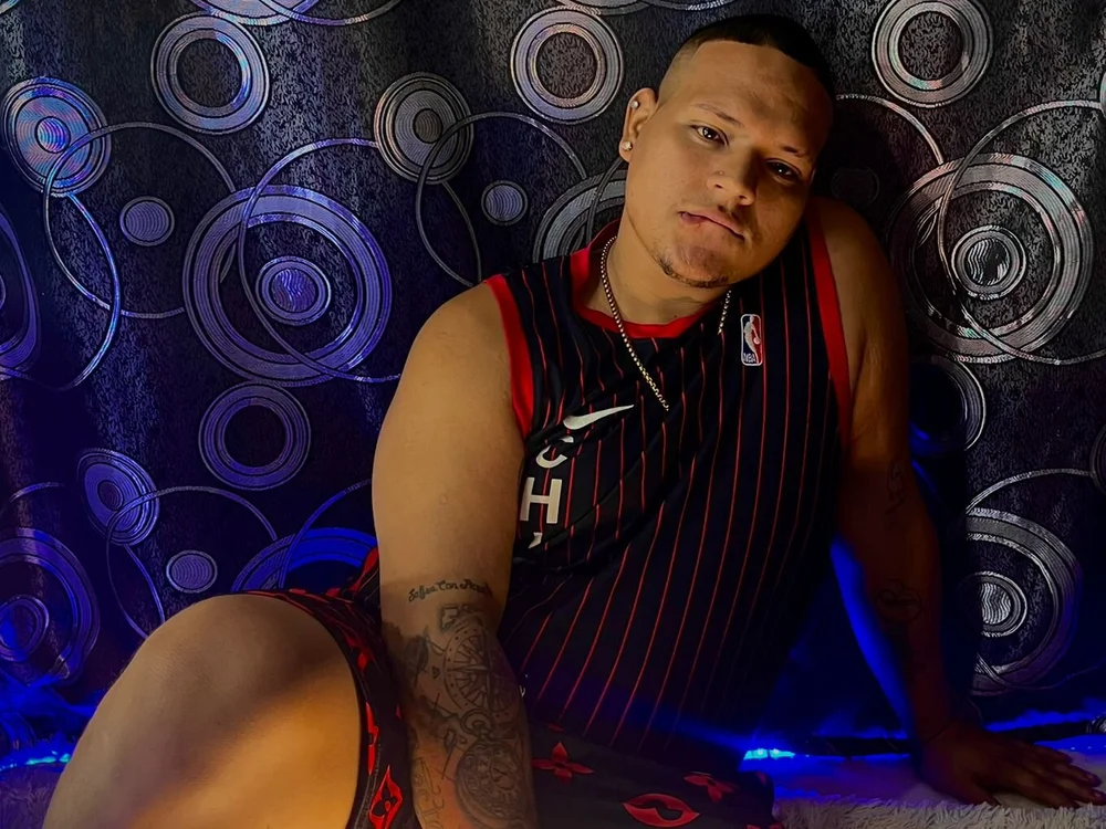 mikeblaze, model webcam de Stripchat: fotos