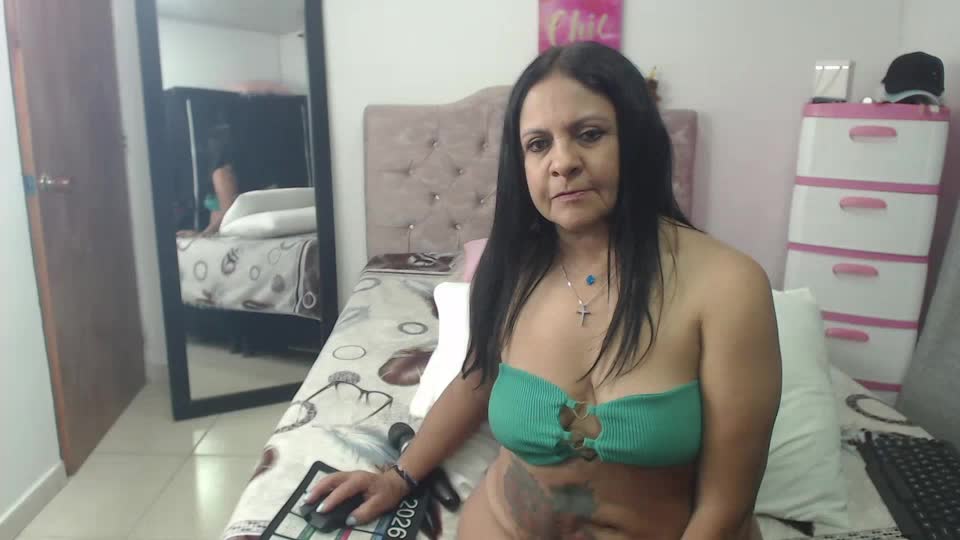 katiehotx (XloveCam): ảnh người mẫu webcam