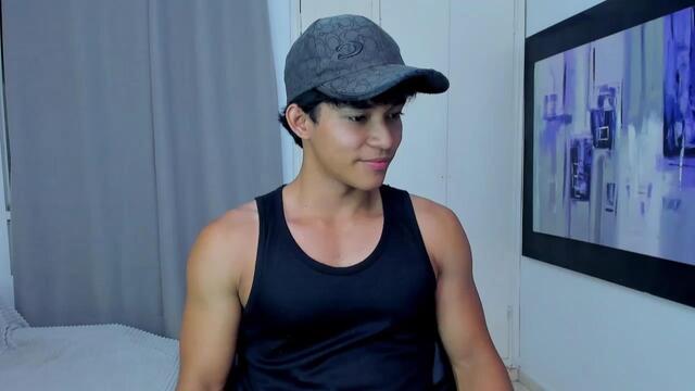 luca-mashle: عارضة كاميرا ويب على Flirt4Free