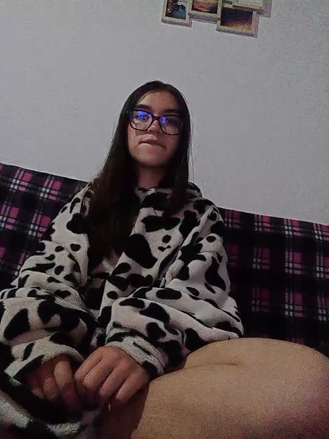 Preview photo of webcam model silentgirl on BongaCams