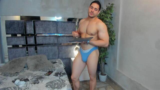 Preview photo of webcam model troy-millers on Flirt4Free