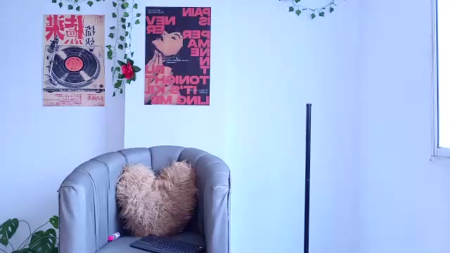 coraliebronson, model webcam de Chaturbate: fotos