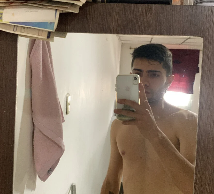 JE1999_28 në Stripchat: foto dhe profili