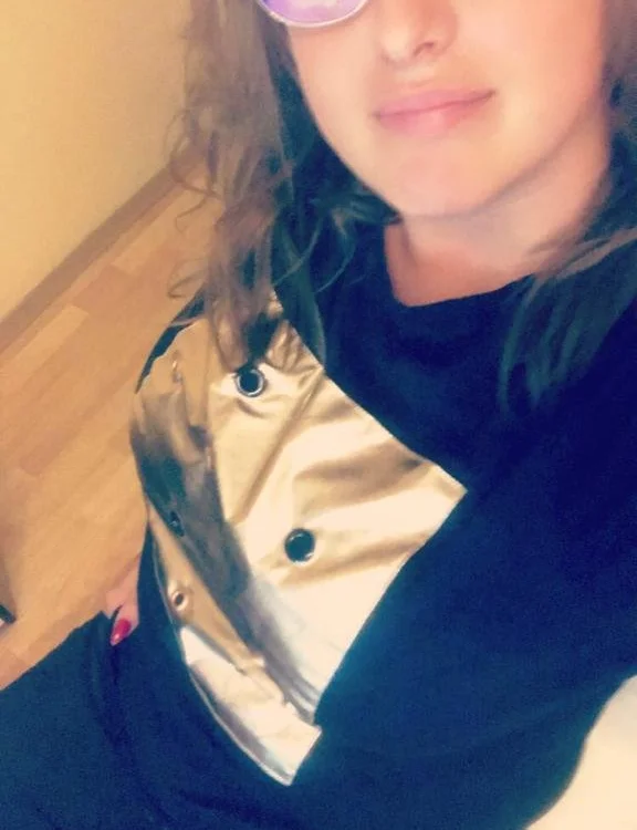 LIVYA – Stripchat modeli, fotoğraflar