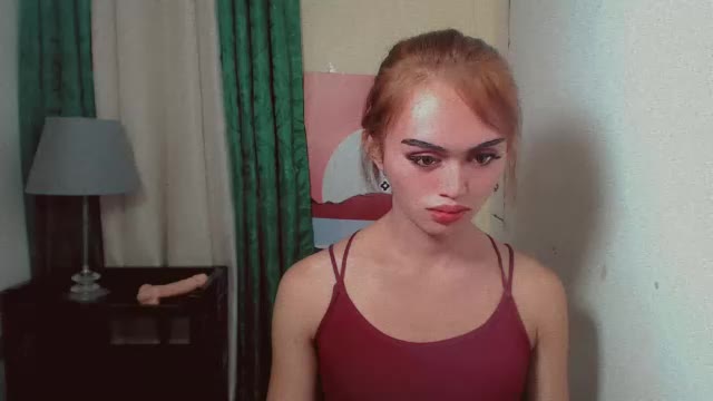 petite_barbie88 — Chaturbate 直播模特：照片与资料
