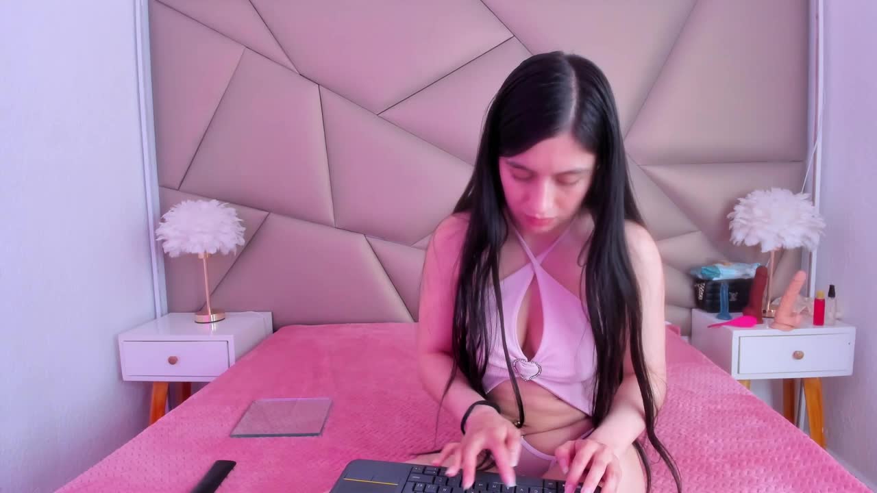 yinyangluar, webcam-malli (XloveCam): kuvat