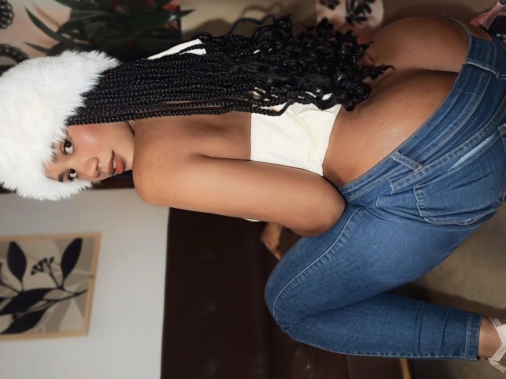 Hilaryebony_ на Stripchat: слики и профил