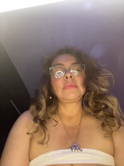 miaamoretti na XloveCam: zdjęcia i profil