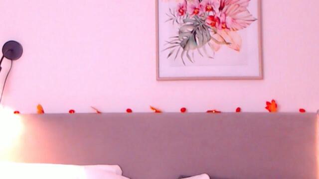 Фото вебкам-модели sara-maya на Flirt4Free