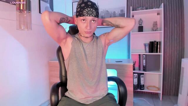 arthur-phoenix (Flirt4Free): ảnh người mẫu webcam