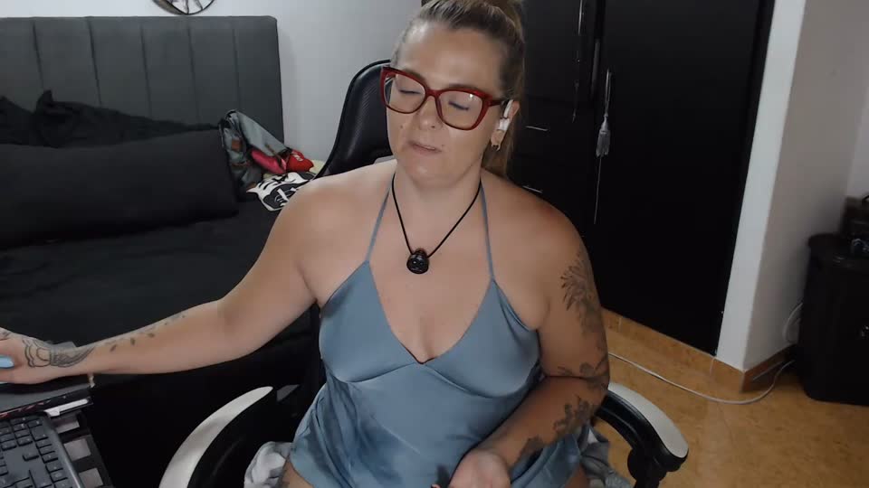 perlagoloza – XloveCam webkamerás modell