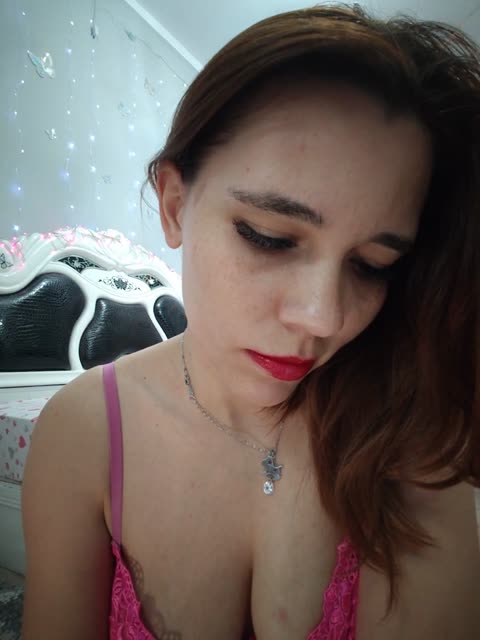 kitteen (BongaCams): fotod ja profiil
