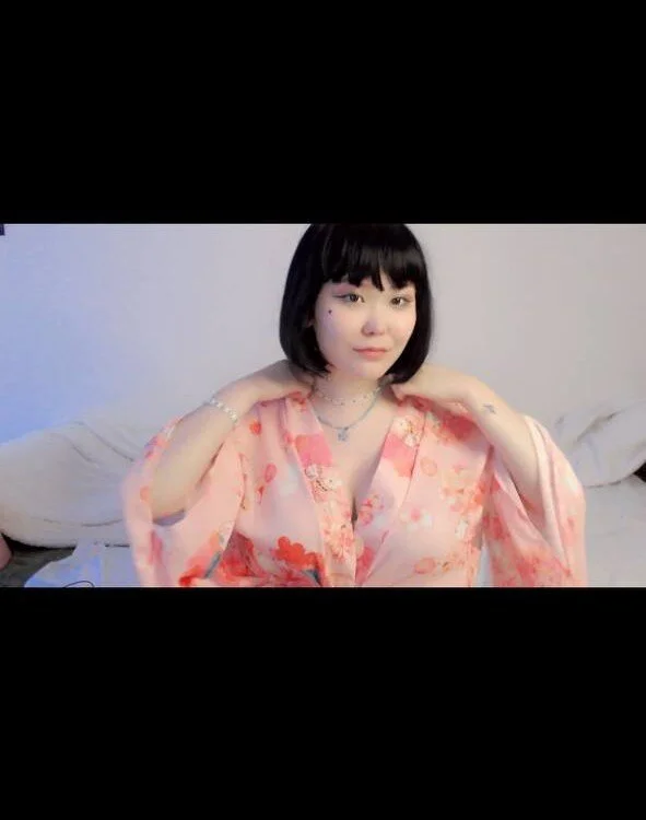 tsunade_chan — Stripchatのライブ配信モデル：写真・プロフィール