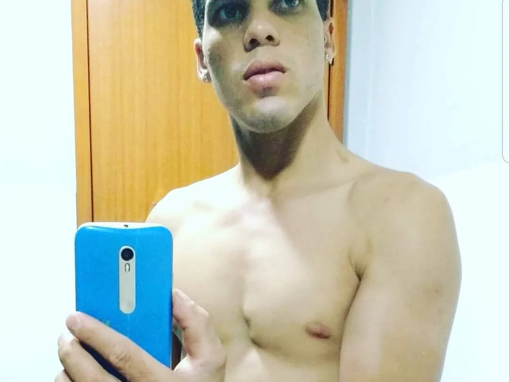 Preview photo of webcam model ricardo_pa on Stripchat