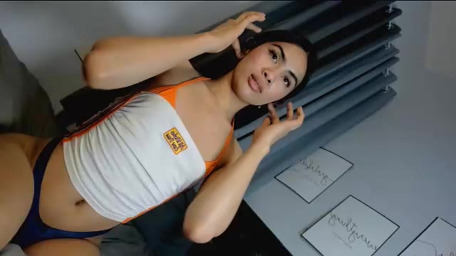 Preview photo of webcam model sefira_hontas on Chaturbate