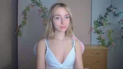 luciaadorable, modelo webcam do Cam4: fotos