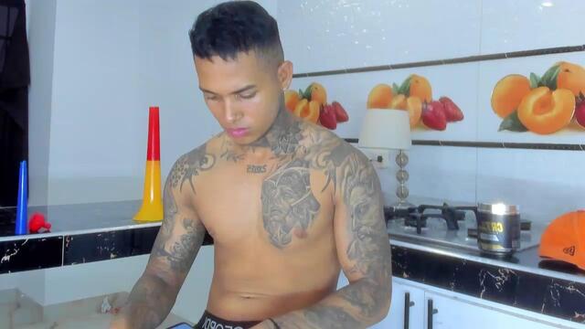 tyler-belll, modelo webcam de Flirt4Free: fotos