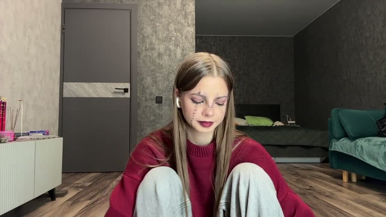 ellaburgoyne (XloveCam): foto un profils