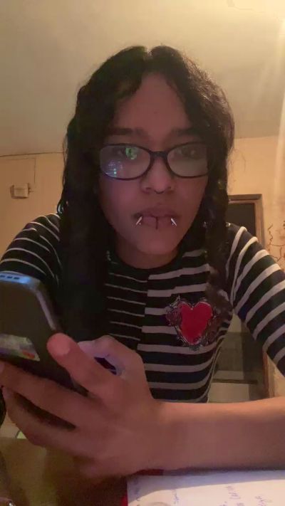 crystilove4, modèle webcam Cam4 : photos