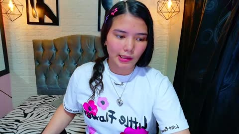 Preview photo of webcam model lizziesweets on BongaCams