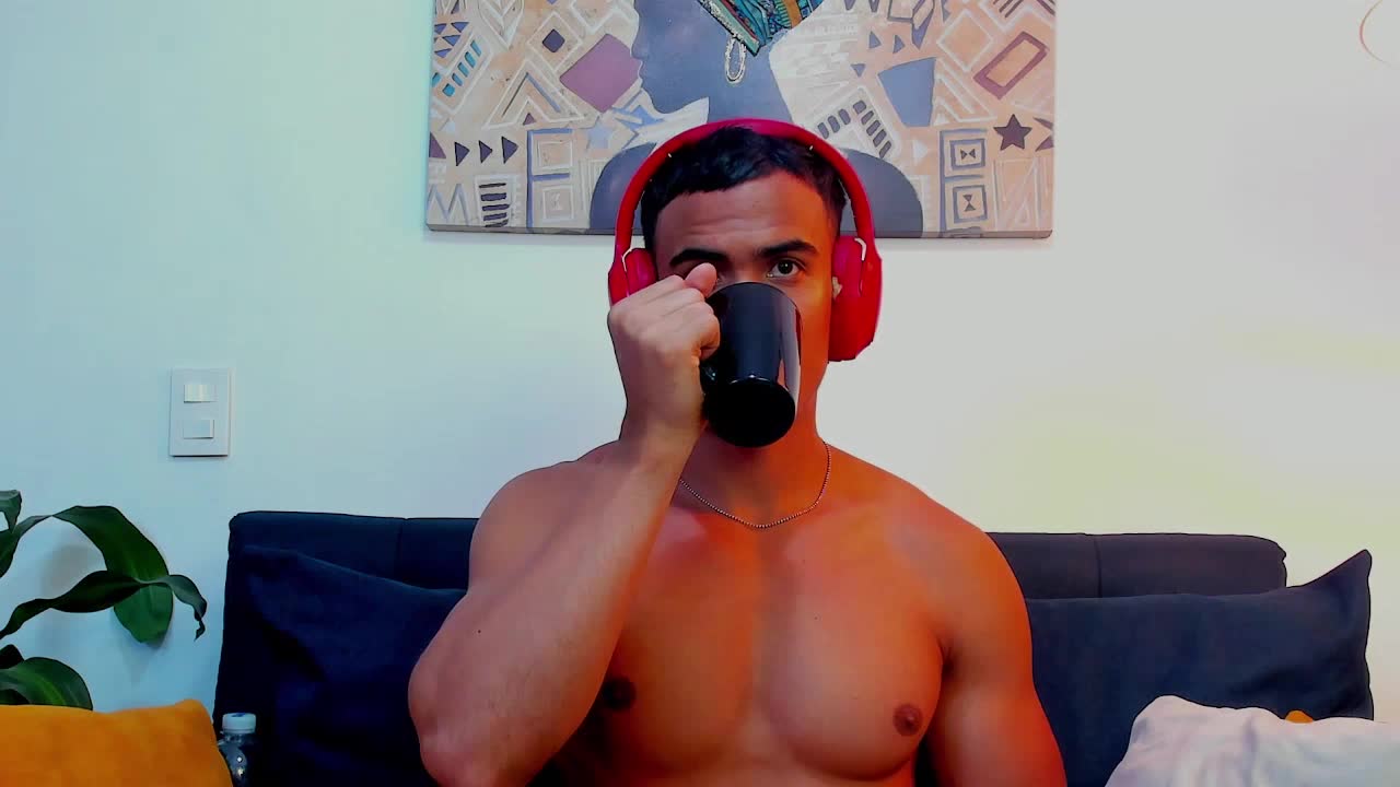 dominicsalazar, webcammodel på XloveCam: fotos