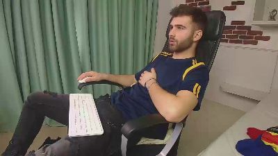 kyloeast, model webcam de Cam4: fotos