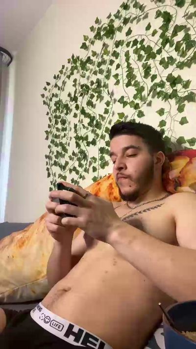 Preview photo of webcam model bravo_maestro on Cam4