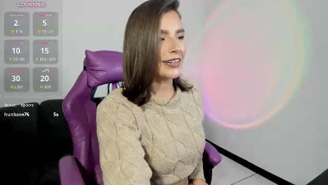 adhhaaraaa_, model webcam de Chaturbate: fotos