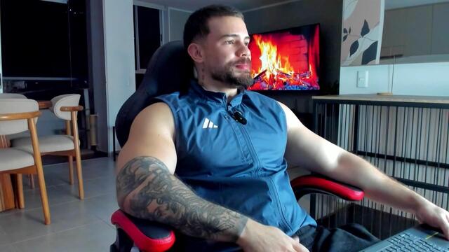 valenthino-salvatore — Flirt4Free वेबकैम मॉडल: फ़ोटो