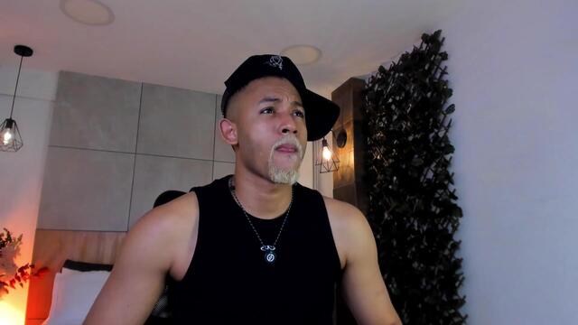 Preview photo of webcam model trevor-miles on Flirt4Free