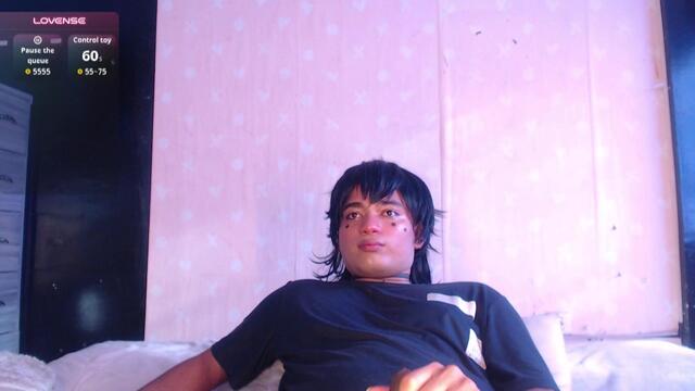 Preview photo of webcam model dylan-lux on Flirt4Free