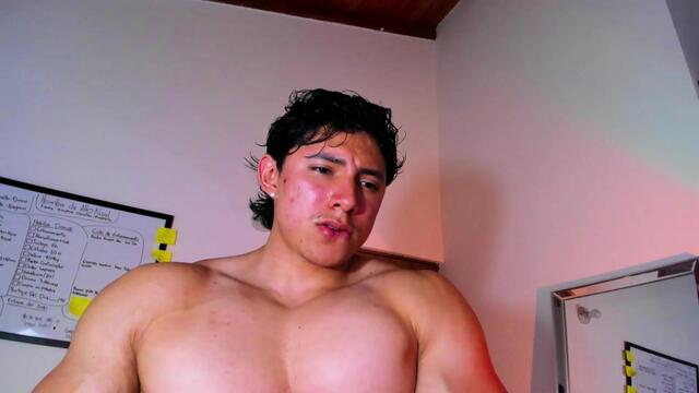 alexander-classy – Webcam-Modell auf Flirt4Free