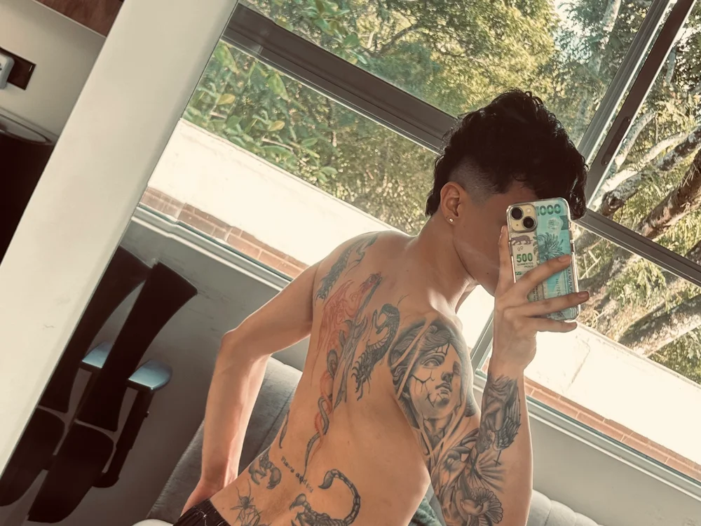 Angel_xxx, model webcam pe Stripchat: poze