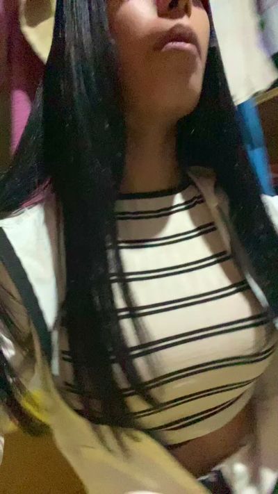 chulita22, modelo webcam de Cam4: fotos