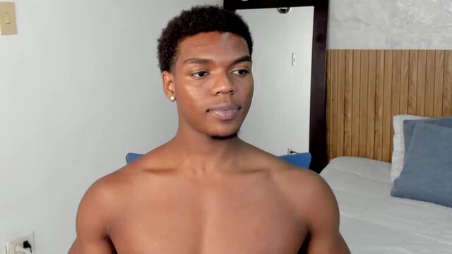 Preview photo of webcam model carter-mcklein on Flirt4Free