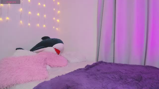 karly__rios, model webcam de Chaturbate: fotos