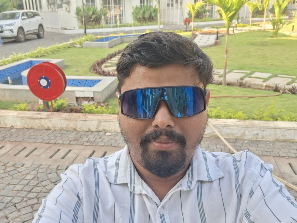 Preview photo of webcam model yashtej on Stripchat