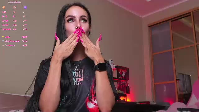 yaraliebe – Chaturbate modeli, fotoğraflar