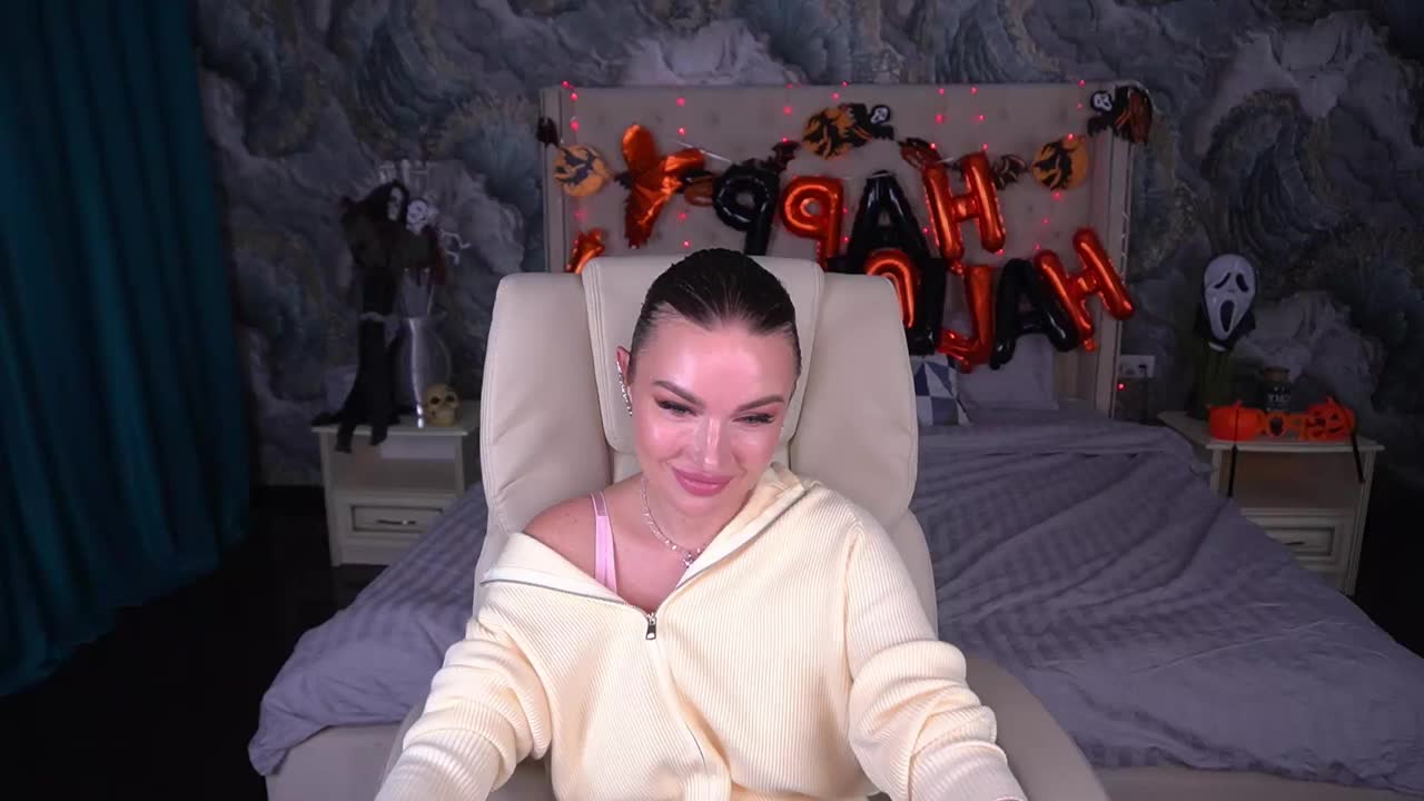 emilyysecret — XloveCam 直播模特：照片与资料